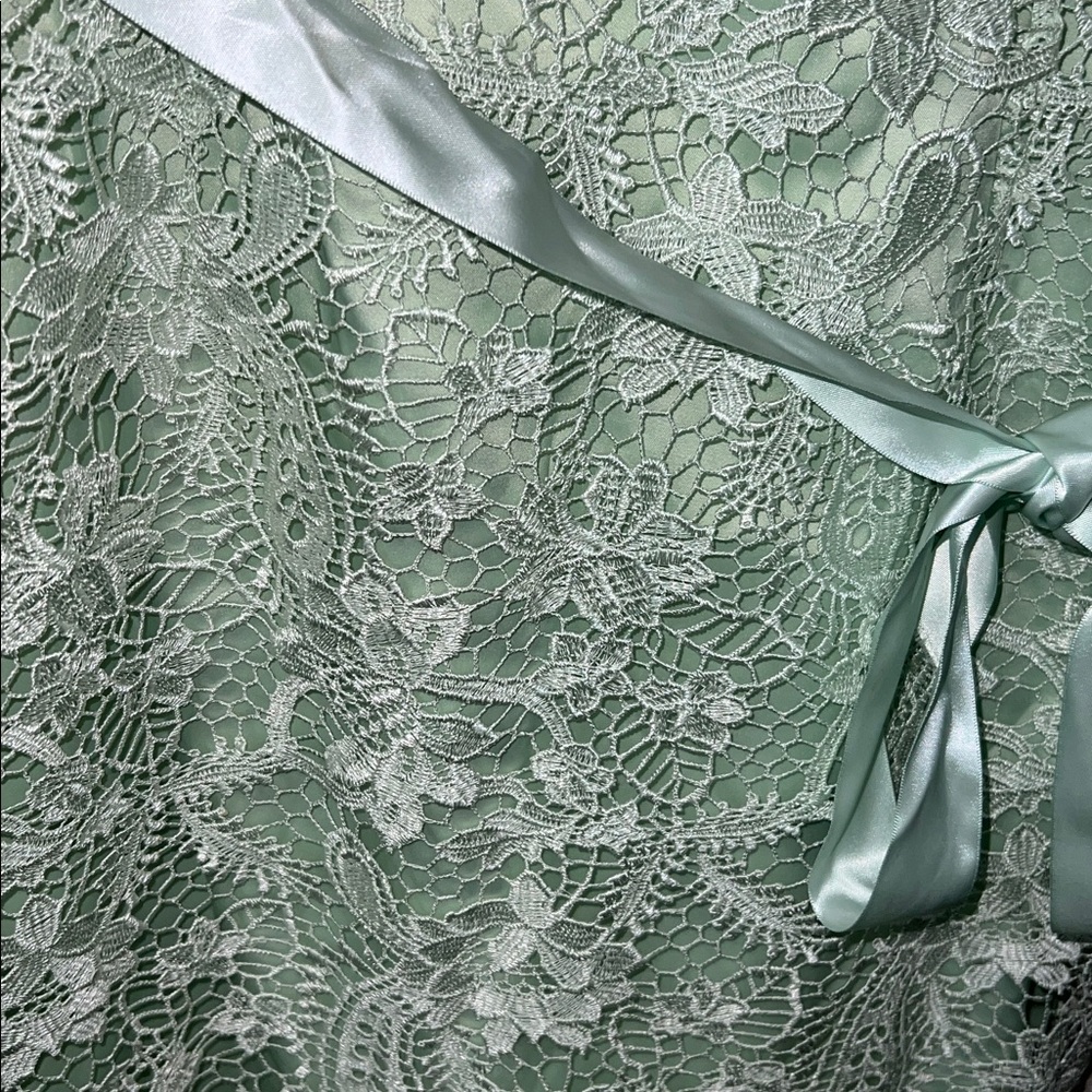 Adrianna Papell Lace V-Neck Sleeveless Dress in Mint Green Size 10 - Picture 3 of 8